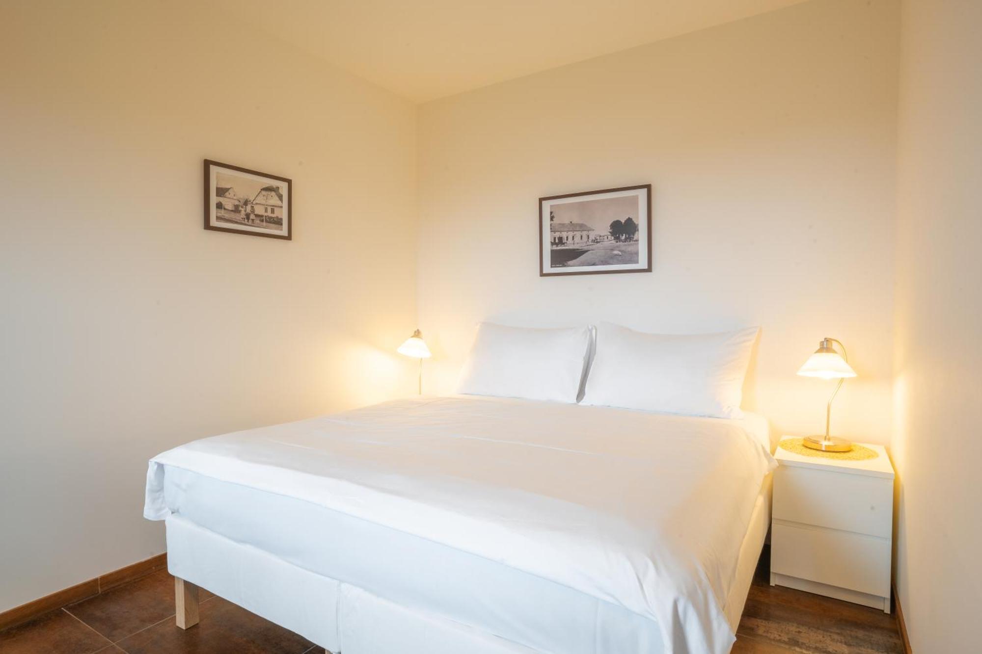 Rooms & Restaurace Na Jitrach Semice Eksteriør billede